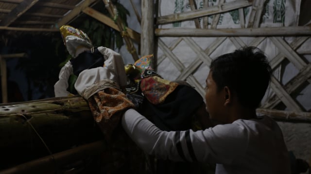 Ukir Cita-cita Lewat Wayang Golek (1)