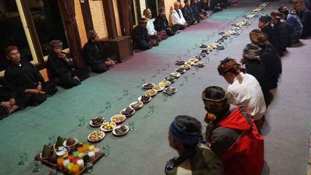 Tradisi Kasepuhan Ciptagelar, Bertahan 'Ngigelan Zaman' (1)