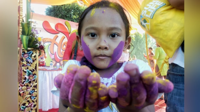 Festival Holi di Bali (Foto: Cisilia Agustina Siahaan/kumparan)