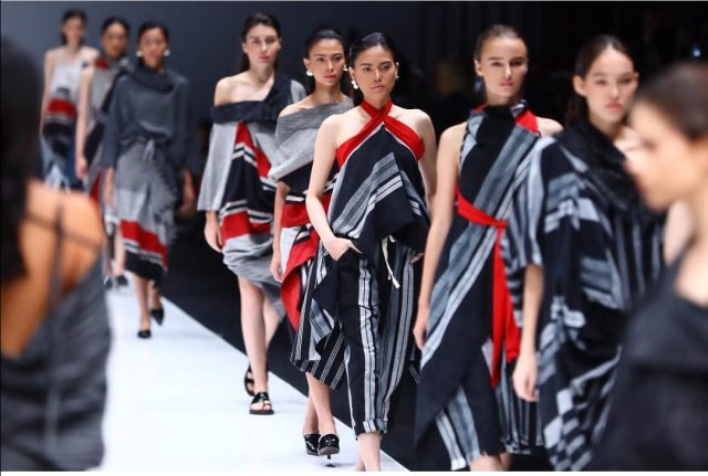 Lurik...makin di lirik, makin ciamik (2)