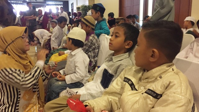 Khitanan massal Yayasan Damandiri Soeharto. (Foto: Rafyq Panjaitan/kumparan)