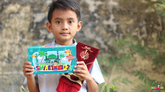 FAVORIT ANAK JAMAN NOW..!! HADIAHKAN CELANA SARUNG INSTAN INI UNTUK PUTRA ANDA…
