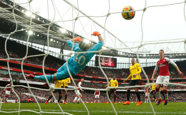 Gol Shkodran Mustafi. (Foto: REUTERS/Eddie Keogh )