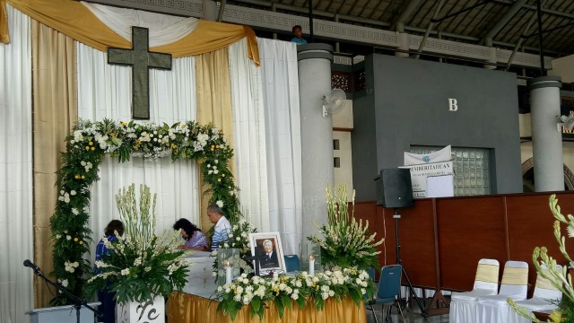 Karyawan mengenang sosok Hari Darmawan. (Foto: Cisilia Agustina Siahaan/kumparan)