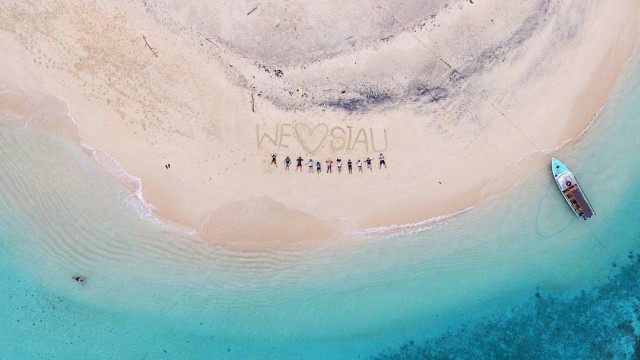 Pulau Mahoro (Foto: Instagram @sharonprilly)
