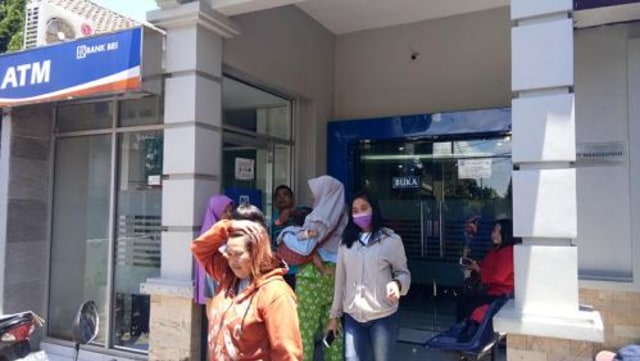 Uang di ATM Hilang Misterius, Puluhan Nasabah Geruduk BRI Ngadiluwih