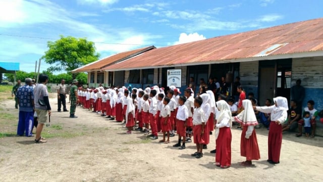 Berbagi Keceriaan Bersama Adek -adek Seragam Merah Putih (5)