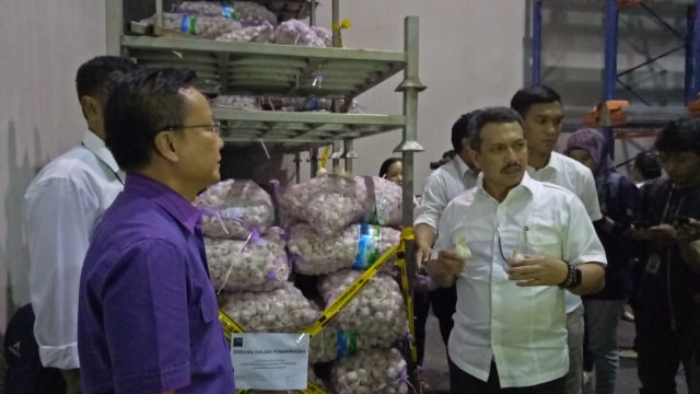 Konpers bawang putih impor yang diduga ilegal (Foto: Ela Nurlaela/kumparan)