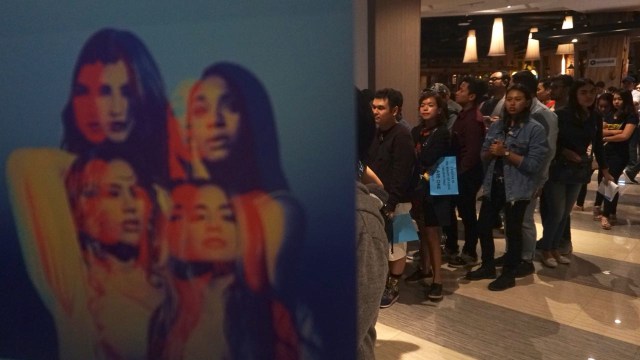 Antrian Fifth Harmony live in Jakarta (Foto: Fanny Kusumawardhani/kumparan)