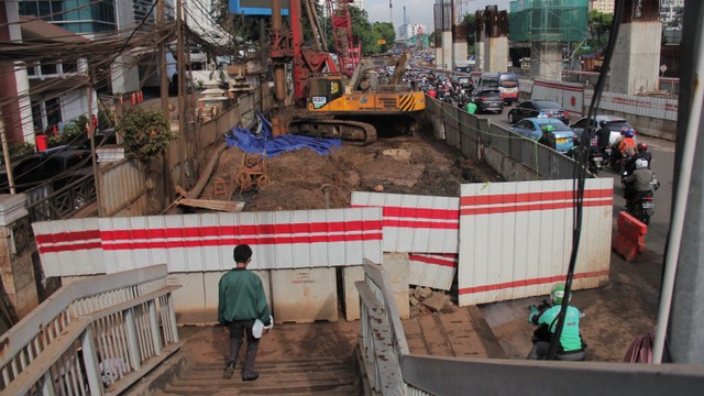 Suasana Pipa Gas Bocor di Cawang, Jakarta Timur Foto: Jamal Ramadhan/kumparan