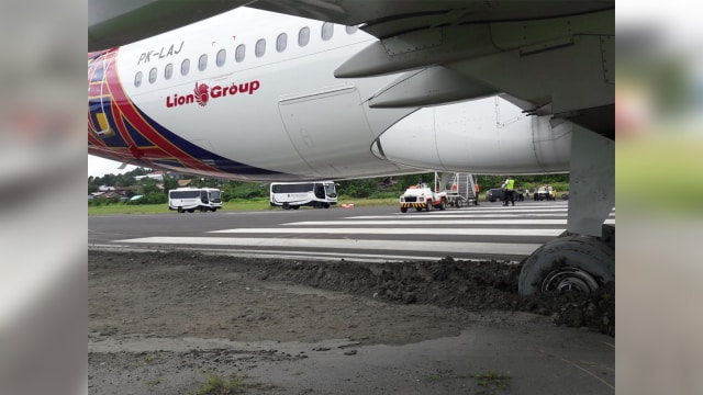Pesawat Batik Air tergelincir di Manokwari (Foto: Istimewa)