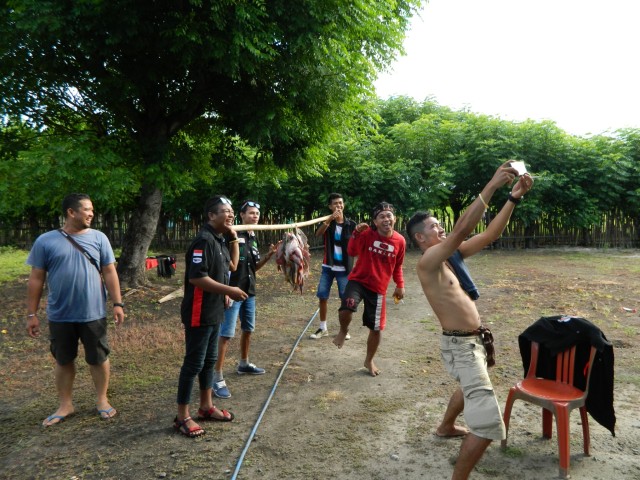 Indahnya Kebersamaan di Pulau Salura