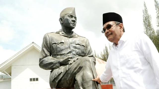 Djarot di Rumah pengasingan Bung Karno, Brastagi (Foto: Instagram @djarotsaifulhidayat)