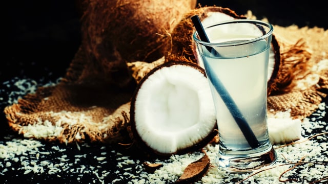 Air kelapa. (Foto: Thinkstock)