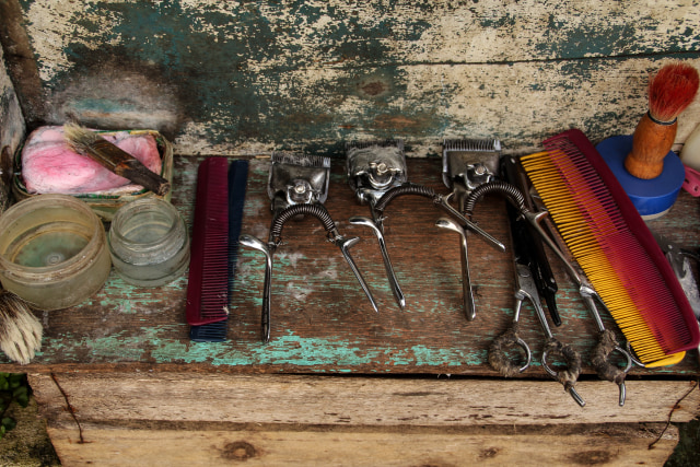 Memupuk rezeki dengan memainkan alat pemangkas manual (1)