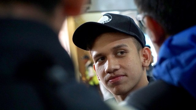 Egy Maulana Vikri tiba di Terminal 2 (Foto: Fanny Kusumawardhani/kumparan)