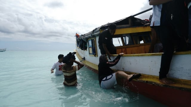 5 Hal yang Harus Kalian Ketahui Sebelum Mengunjungi Pulau Salura (2)