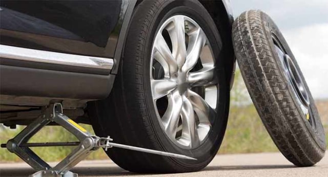 Tips Aman Berkendara Mobil Sendiri Untuk Wanita (1)