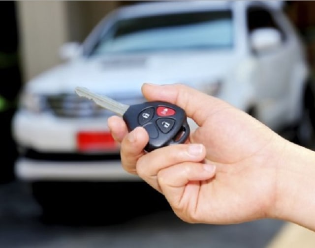 Tips Aman Berkendara Mobil Sendiri Untuk Wanita (4)