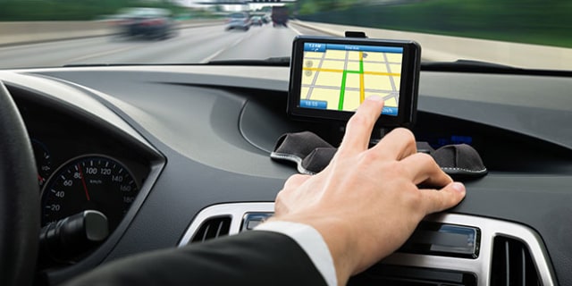 Tips Aman Berkendara Mobil Sendiri Untuk Wanita (6)