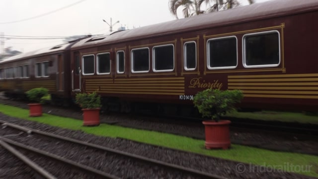 Gerbong Kereta Wisata. (Foto: Dok. indorailtour.com)