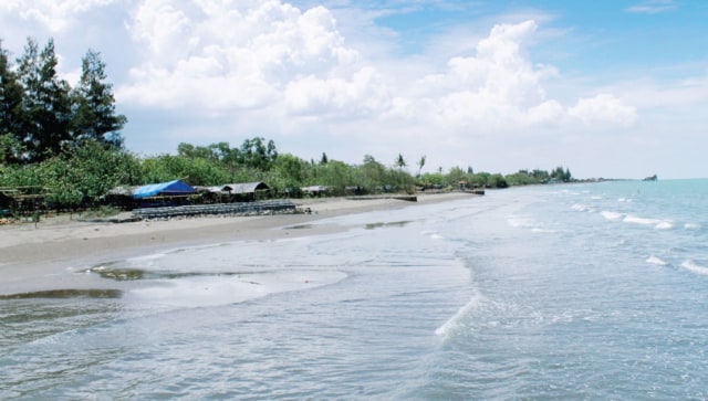 4 Pantai di Tegal dan Brebes yang Cocok untuk Berakhir Pekan (4)