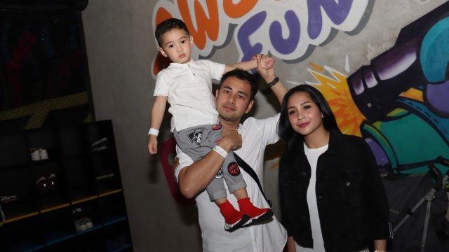 Rafathar, Raffi Ahmad, dan Nagita Slavina. (Foto: Munady Widjaja)