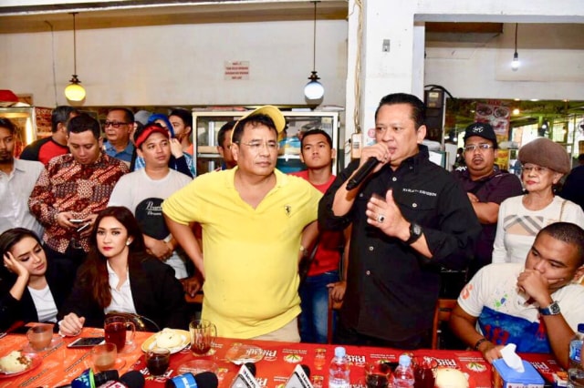 Bambang Soesatyo bersama Hotman dan kalangan artis (Foto: istimewa)