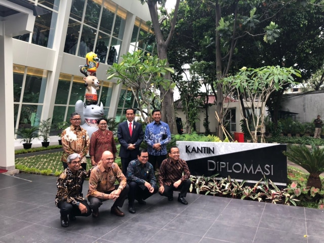 Diplomat Zaman Now: My Way