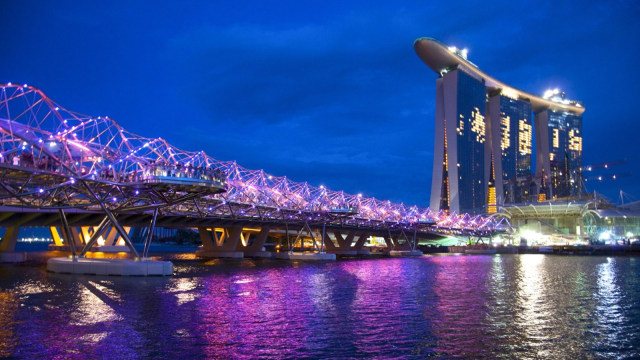 Jembatan Helix. (Foto: Flickr/mishell_chan)