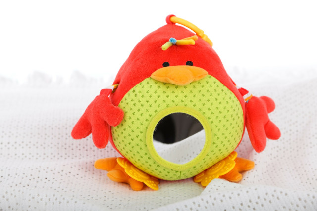 Mainan Bayi dengan Cermin (Foto: Pixabay)