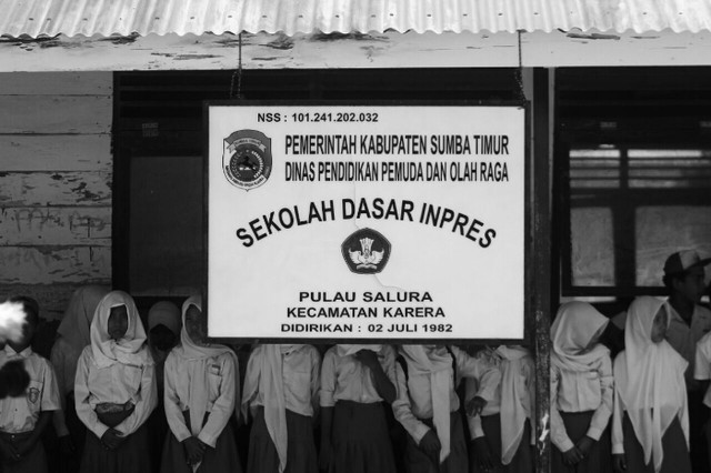 Kegembiraan di Tengah Ketertinggalan
