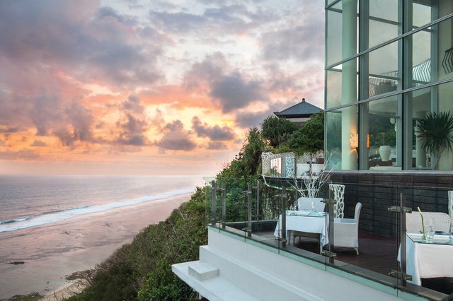 Ju-Ma-Na Saat Sunset (Foto: Banyan Tree Ungasan)