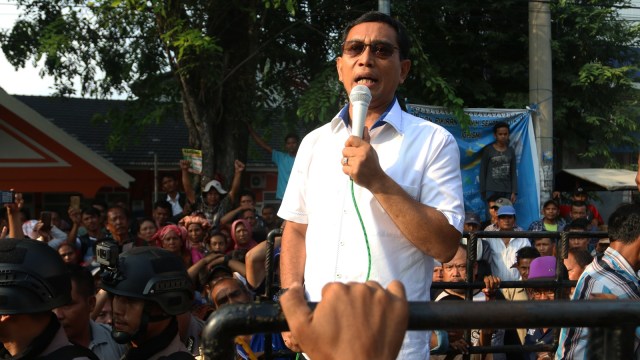 Pemeriksaan JR Saragih (Foto: ANTARA FOTO/Irsan Mulyadi)