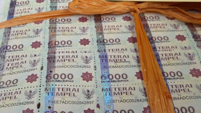 Barang bukti kasus pembuatan materai palsu Foto: Fadjar Hadi/kumparan