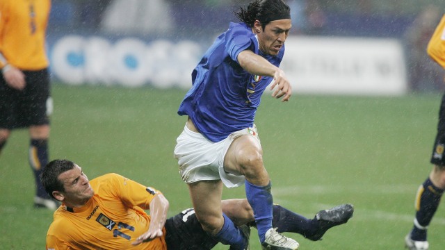 Camoranesi di Piala Dunia 2006. (Foto: PACO SERINELLI / AFP)