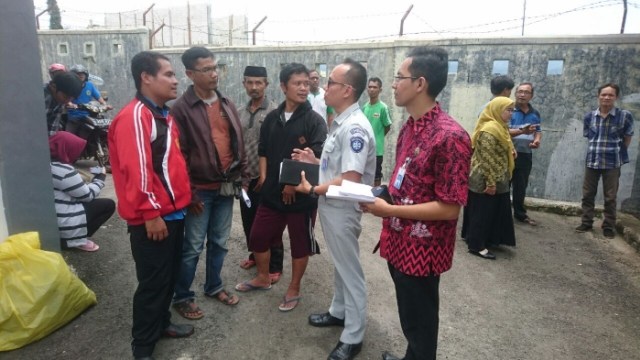 Truk Tabrak L300 dan Sepeda Motor, 6 Orang Tewas (3)