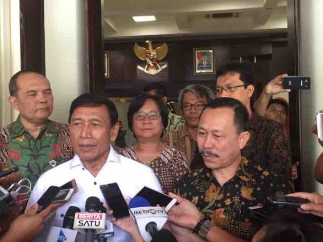 Dopingku Panutanku (Sebuah Dedikasi Dari Mahasiwa Untuk Dosen Tercintanya)