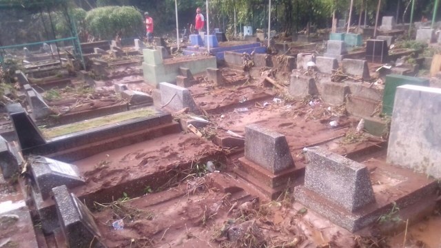 Banjir di Cicaheum dan Cikutra. (Foto: dok. Basarnas Bandung)