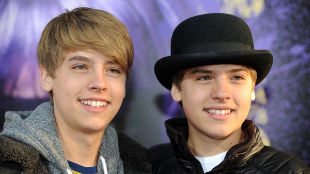 Dylan dan Cole Sprouse. (Foto: AFP/Gabriel Bouys)