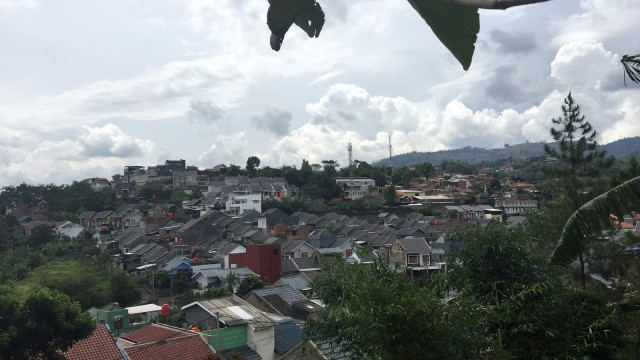 Kawasan hulu Sungai Cipamokolan, Bandung. (Foto: Iqbal Tawakal/kumparan)