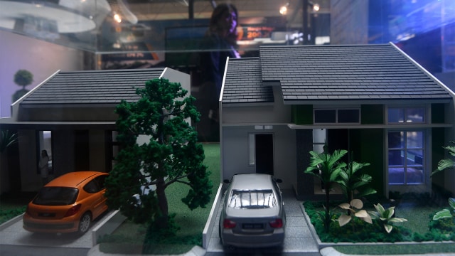 Pengunjung hadiri pameran properti Foto: ANTARA FOTO/Sigid Kurniawan