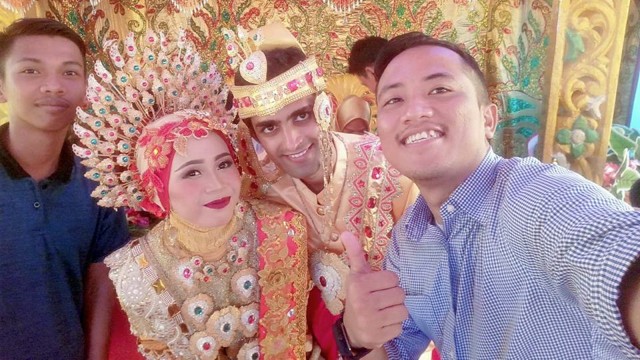 Ali Hassan dan Dewi. (Foto: Facebook Sumarlin Syam)