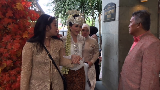 Prosesi akad nikah Poppy Sovia (Foto: Giovanni/kumparan)