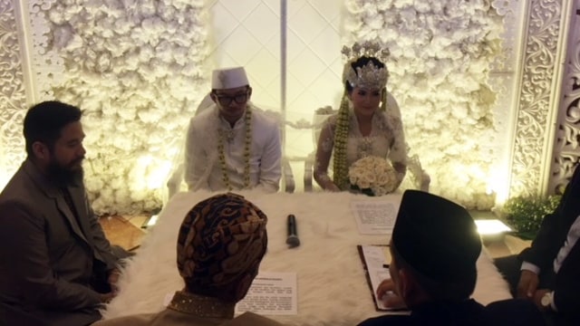Prosesi akad nikah Poppy Sovia (Foto: Giovanni/kumparan)