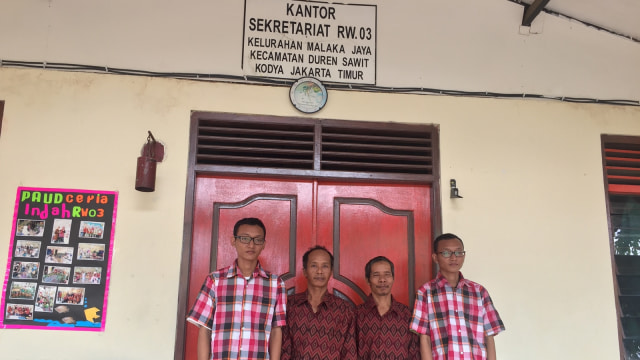 Warga Kampung Kembar, Malaka Jaya. (Foto: Andreas Ricky Febrian/kumparan)