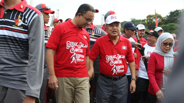 JK dan Anies di Jalan Santai Keluarga Sulsel (Foto: Iqbal Firdaus/kumparan)