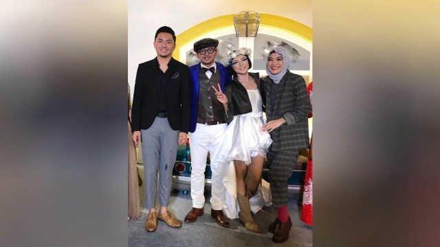 Omesh dan Dian Ayu di pernikahan Poppy Sovia (Foto: Instagram/@dianayulestari)