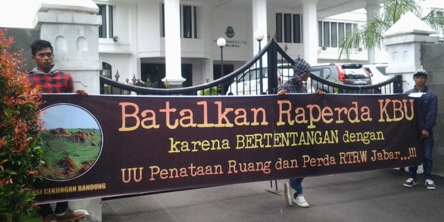 Deddy Mizwar Peringati Masyarakat Beli Rumah di KBU, Tapi Kenapa Bangunan Disana Dibiarkan