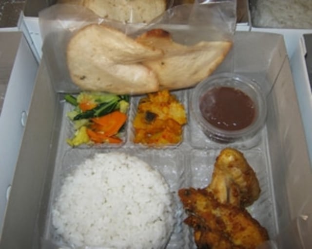 WARUNG MAKAN.CE’WATI MELAYANI PESANAN KETERING, MENU SESUAI PESANAN